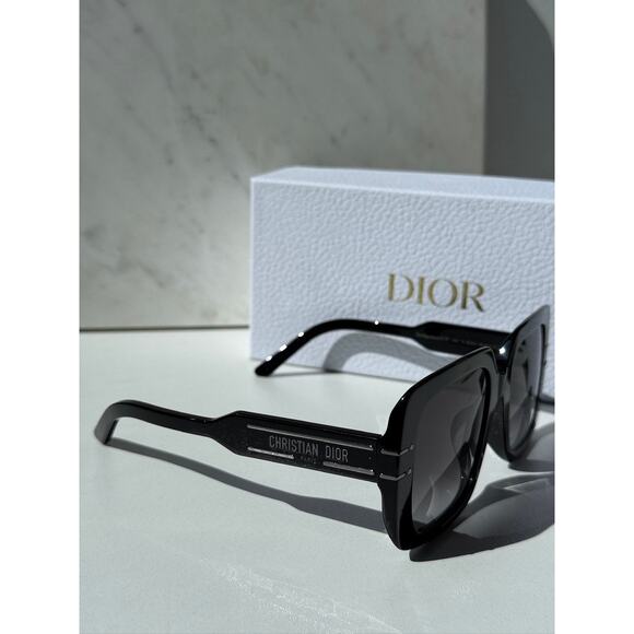 NEW Dior Signature S11F Logo Square Sunglasses in Black main image 2